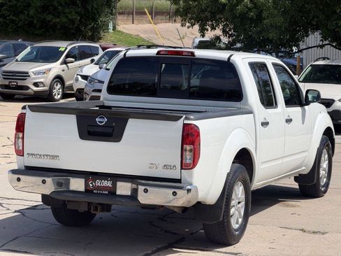 Used 2017 Nissan Frontier SV w/ SV Value Truck Package AWD/4WD image 6