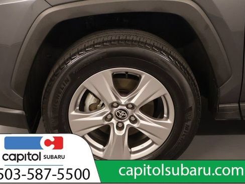 Used 2025 Toyota RAV4 XLE AWD/4WD image 9