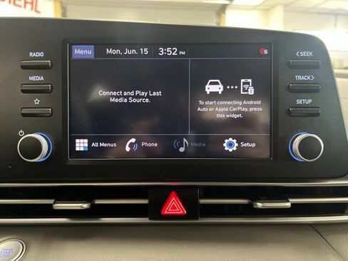 Used 2022 Hyundai Elantra SEL FWD image 26