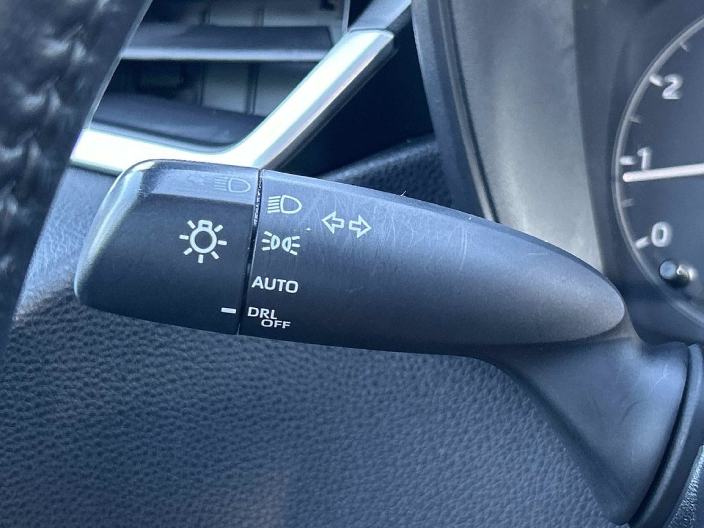 Used 2024 Toyota Corolla SE FWD image 30