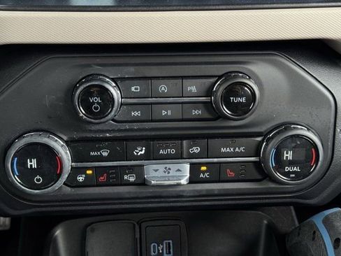 Used 2023 Ford Bronco Wildtrak image 20