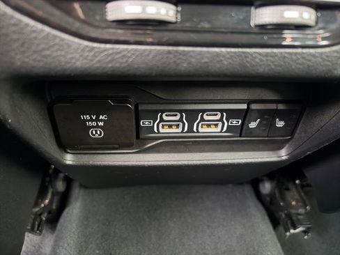 Used 2023 Jeep Grand Cherokee Limited image 20