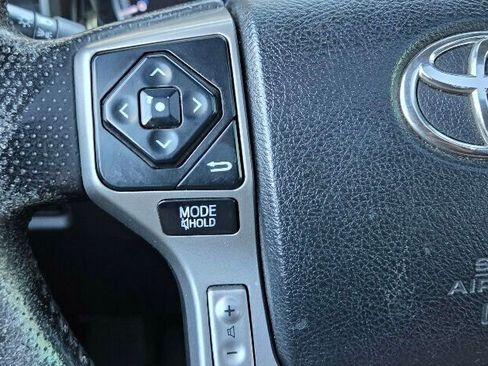 Used 2014 Toyota 4Runner Limited image 33