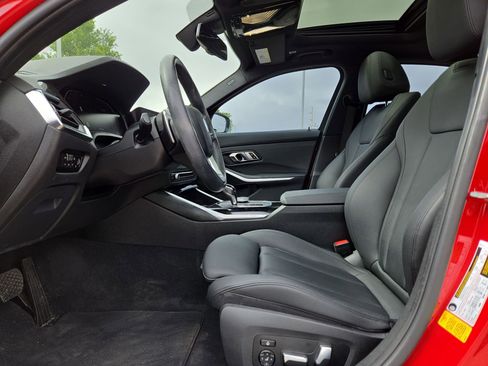 Used 2019 BMW 330i Sedan w/ Premium Package image 16