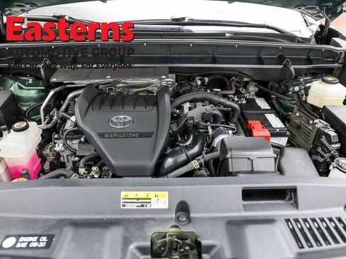 Used 2023 Toyota Highlander LE image 7