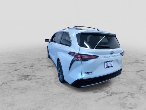 Certified 2021 Toyota Sienna Platinum AWD/4WD image 8