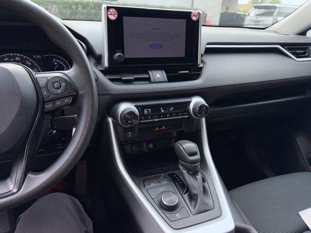 Used 2025 Toyota RAV4 LE AWD/4WD image 10