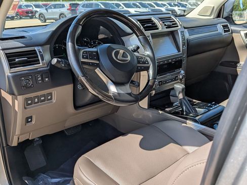 Used 2021 Lexus GX 460 Premium w/ Premium Package AWD/4WD image 10