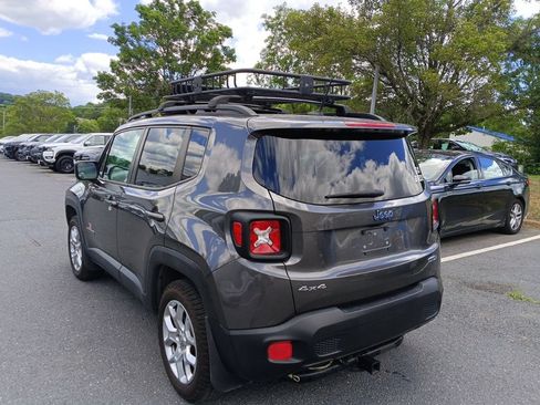 Used 2016 Jeep Renegade Latitude w/ Cold Weather Group AWD/4WD image 3