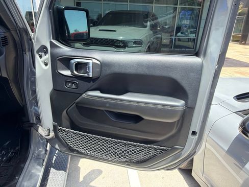 Used 2018 Jeep Wrangler Unlimited Sahara AWD/4WD image 22