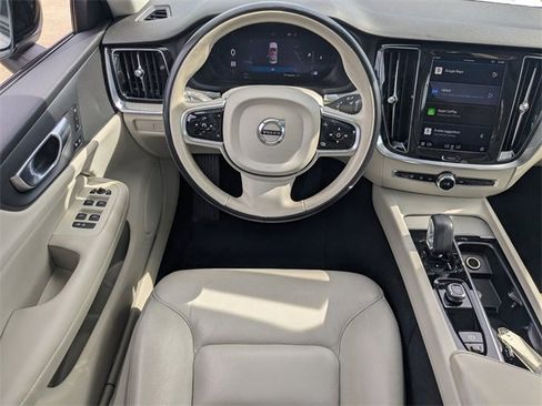 Used 2024 Volvo S60 B5 Plus image 17