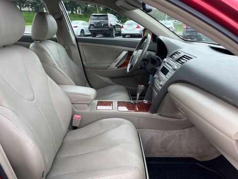 Used 2010 Toyota Camry XLE FWD image 12