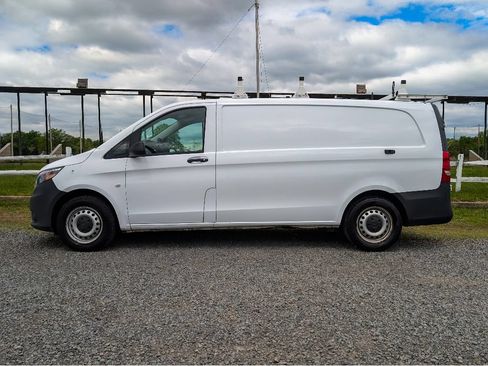 Used 2022 Mercedes-Benz Metris image 13