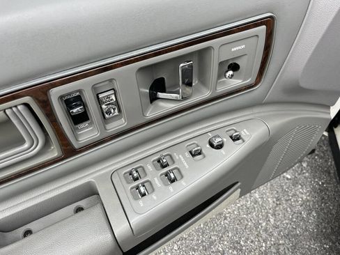 Used 1992 Buick Roadmaster Sedan RWD image 30