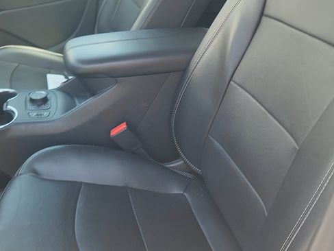Used 2024 GMC Terrain SLT AWD/4WD image 32