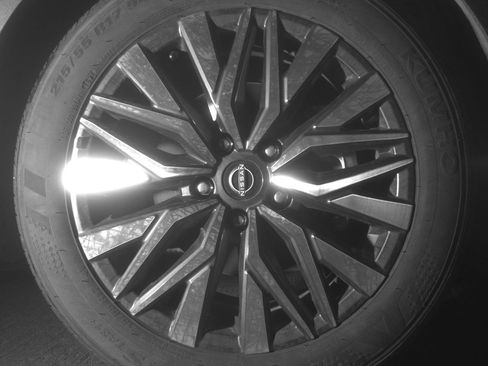 Used 2025 Nissan Altima 2.5 SV FWD image 13