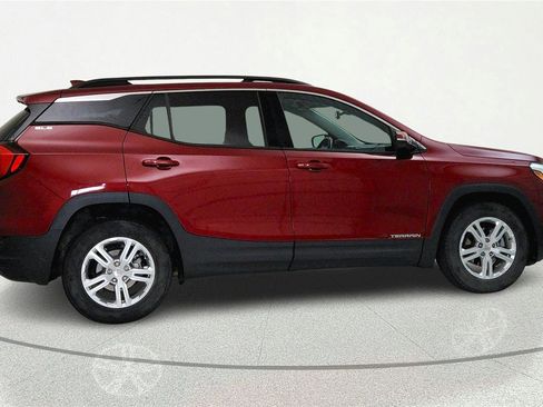 Used 2020 GMC Terrain SLE w/ Driver Convenience Package FWD image 4