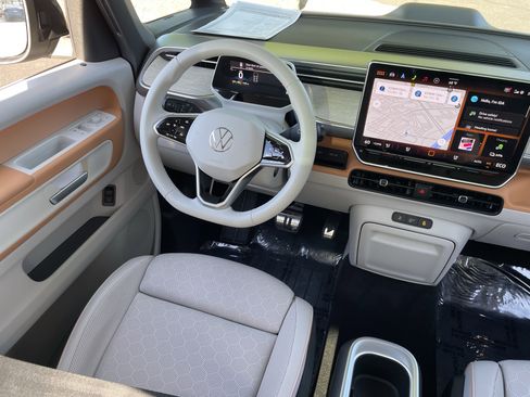 Used 2025 Volkswagen ID. Buzz 1st Edition image 13