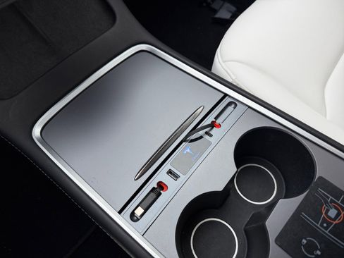 Used 2022 Tesla Model 3 Long Range image 19