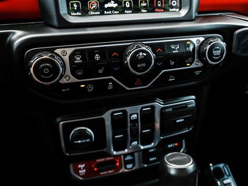 Used 2020 Jeep Gladiator Rubicon AWD/4WD image 29