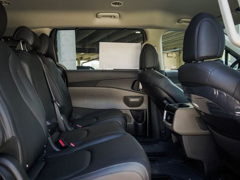 New 2026 Kia Carnival EX FWD image 13