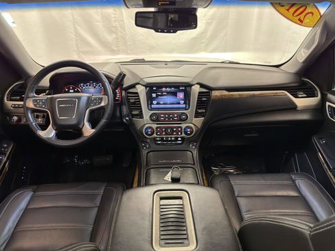 Used 2015 GMC Yukon Denali w/ Premium Package AWD/4WD image 28