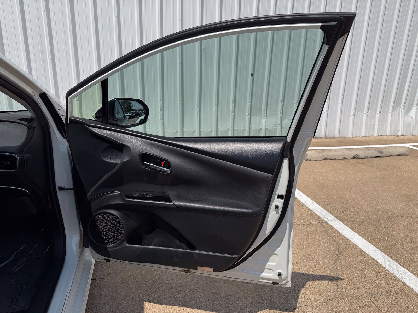 Used 2020 Toyota Prius Prime Limited FWD image 23