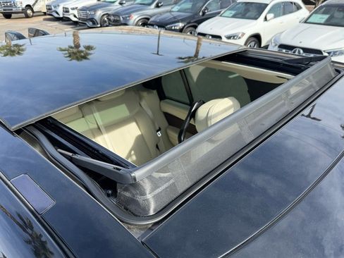 Used 2023 Land Rover Range Rover SE image 24