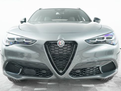 New 2025 Alfa Romeo Stelvio Sprint image 2