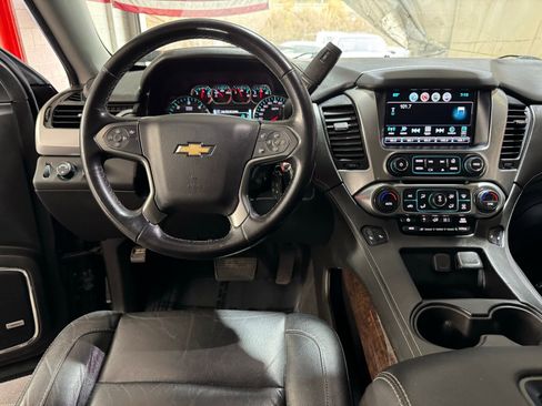 Used 2019 Chevrolet Suburban LT image 17