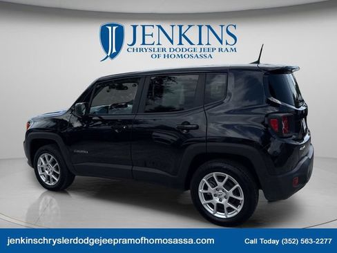 Certified 2023 Jeep Renegade Latitude AWD/4WD image 8