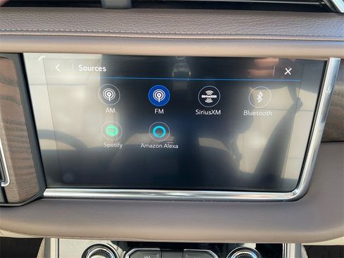 Used 2021 GMC Yukon XL Denali w/ Advanced Technology Package image 18