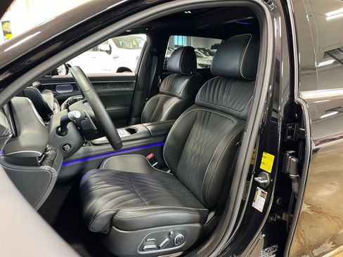 Used 2025 Genesis G90 3.5T AWD/4WD image 14