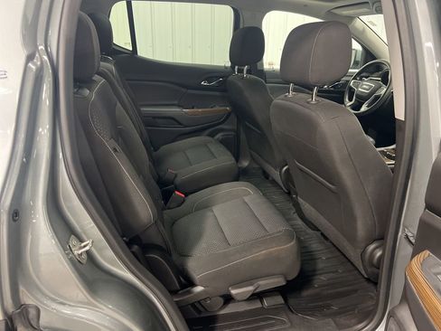 Certified 2023 GMC Acadia SLE w/ Driver Convenience Package image 10