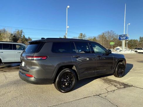 Used 2024 Jeep Grand Cherokee L Altitude image 3