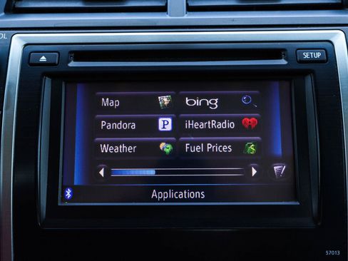 Used 2012 Toyota Camry SE w/ Leather Pkg FWD image 10