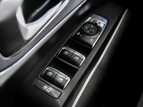 Used 2025 Kia Sorento S w/ Panoramic Sunroof Package FWD image 40