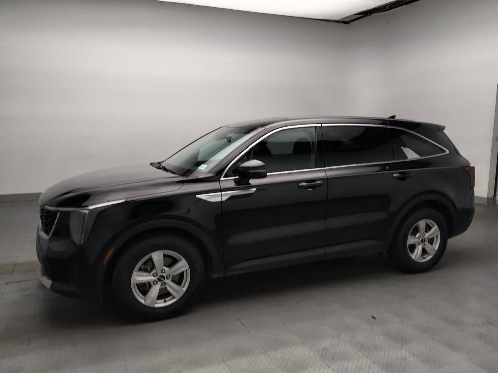 Used 2024 Kia Sorento LX FWD image 2