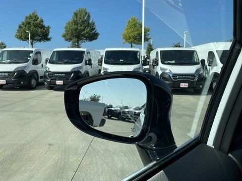 New 2026 Chrysler Voyager LX image 16