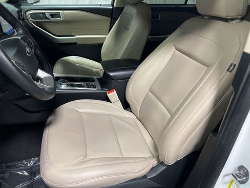 Used 2024 Ford Explorer XLT w/ Equipment Group 202A image 20