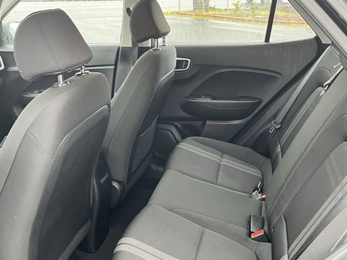 Used 2022 Hyundai Venue SEL image 13