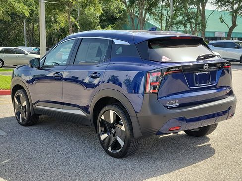 Certified 2025 Nissan Kicks SR FWD image 8