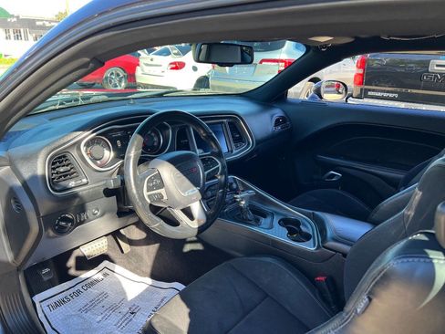 Used 2017 Dodge Challenger GT w/ GT Interior Package image 10