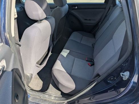 Used 2005 Toyota Matrix XR FWD image 11