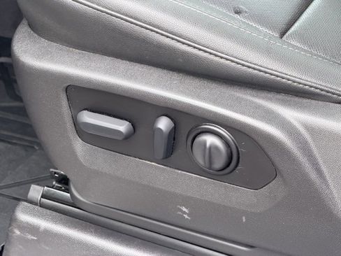 Used 2022 Chevrolet Silverado 1500 LTZ w/ LTZ Premium Package image 7