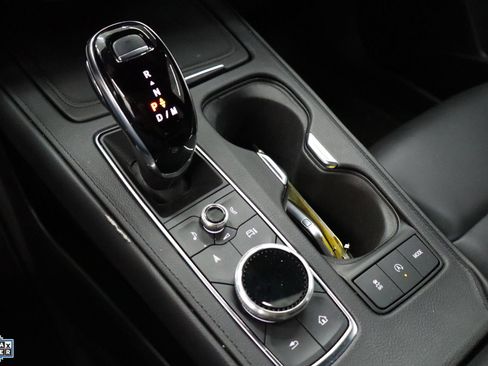 Used 2025 Cadillac XT4 Premium Luxury image 19