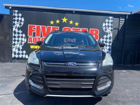 Used 2016 Ford Escape SE w/ Equipment Group 201A image 2