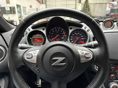 Used 2016 Nissan 370Z Coupe image 16