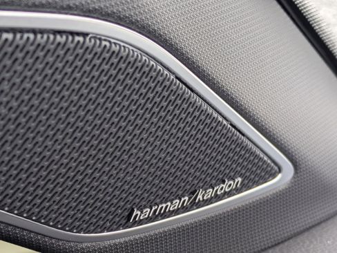 Used 2023 Volkswagen Golf R image 12