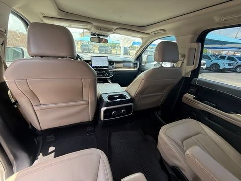 Used 2022 Ford Expedition Max Limited RWD image 12